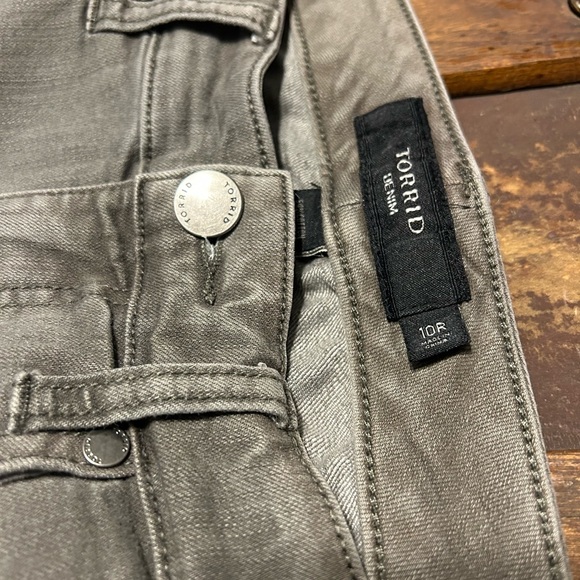 Torrid high waisted slate gray jeans size 10R - Picture 2 of 5